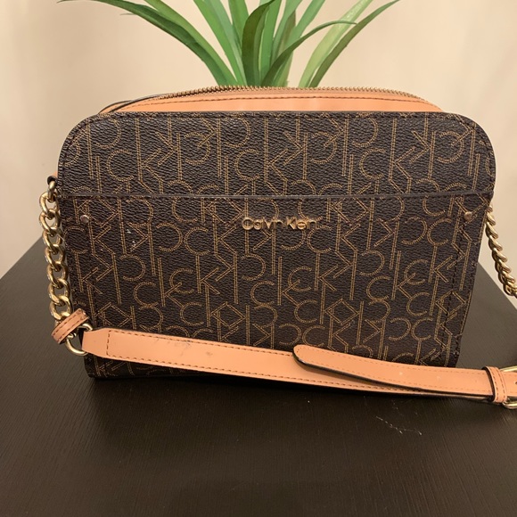 Calvin Klein Cross Shoulder Bag - Picture 1 of 6